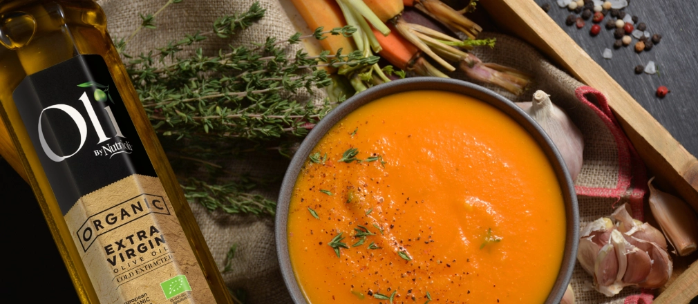 Carrot cream with turmeric and ginger