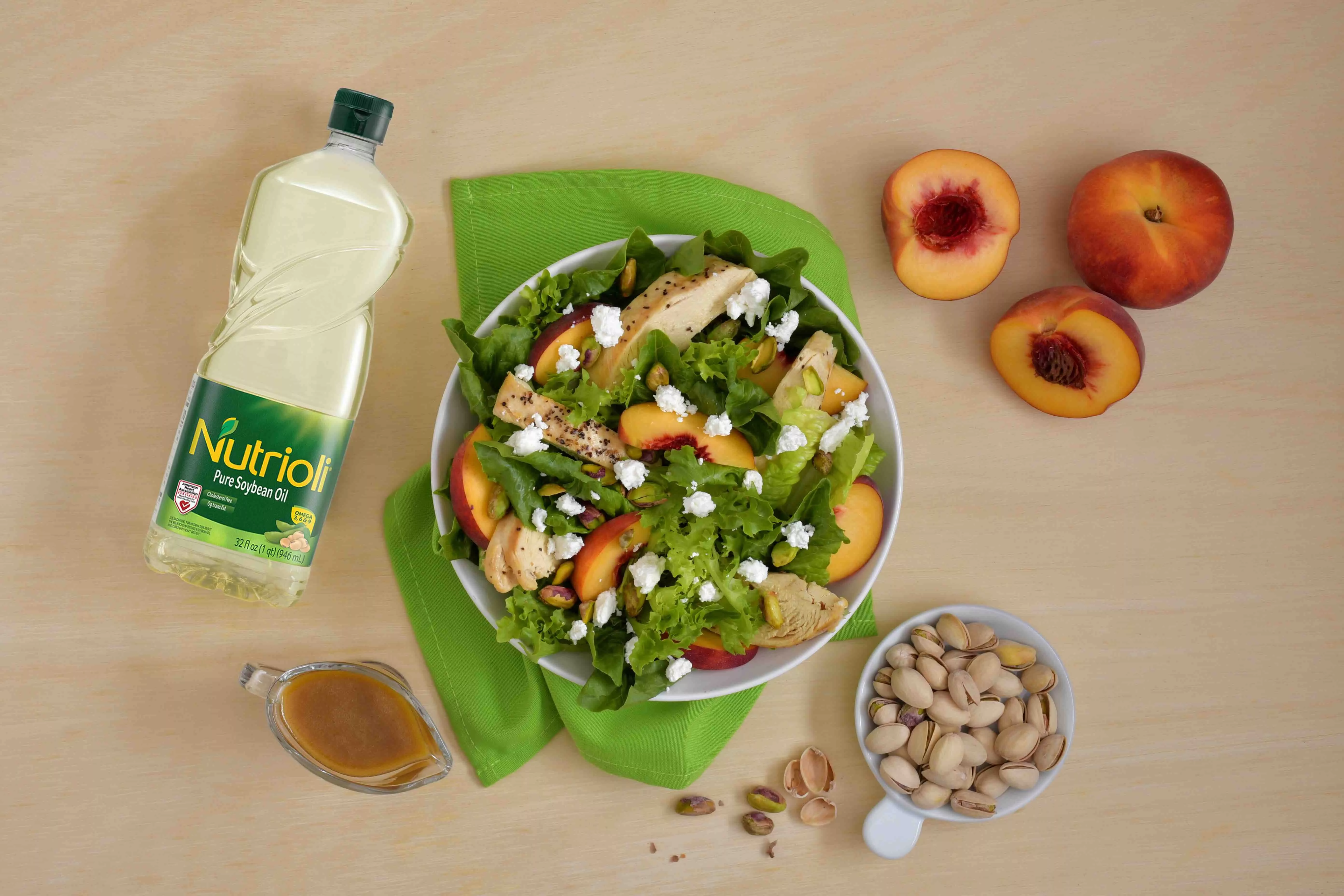 Chicken salad with peaches pistachios 03