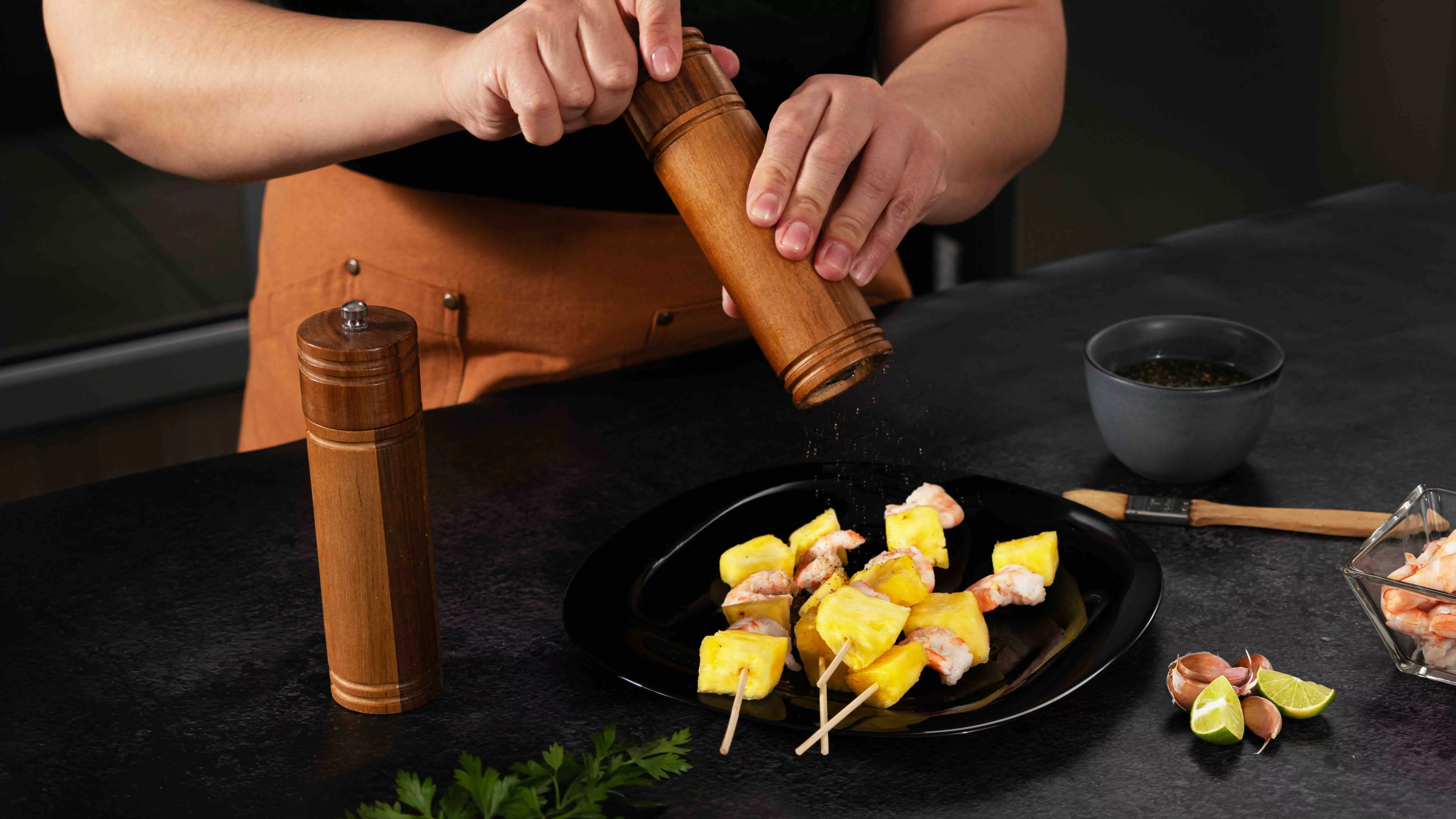 Roasted shrimp skewers with garlic and honey 03