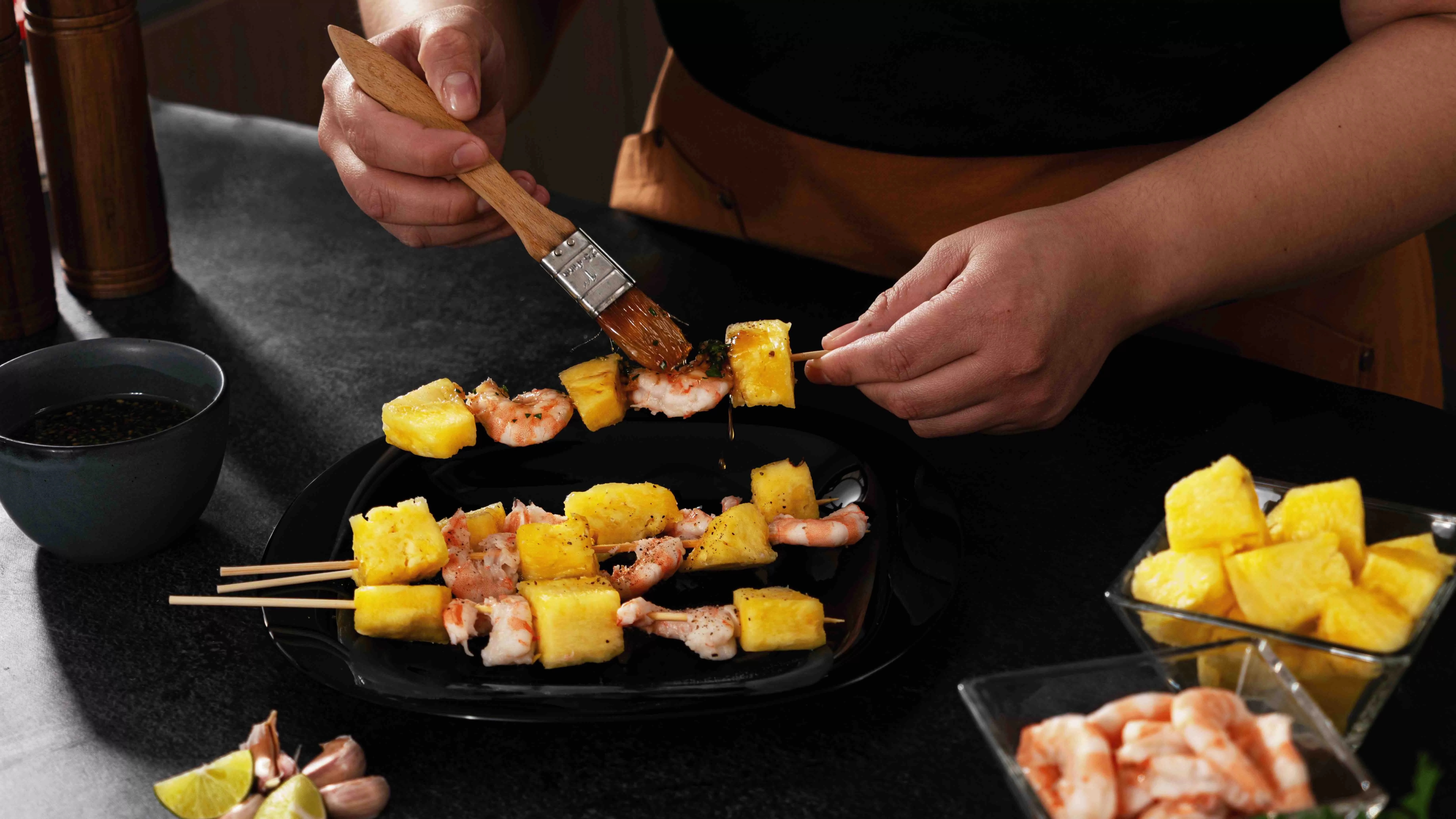 Roasted shrimp skewers with garlic and honey 04