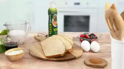 French bread with red fruits