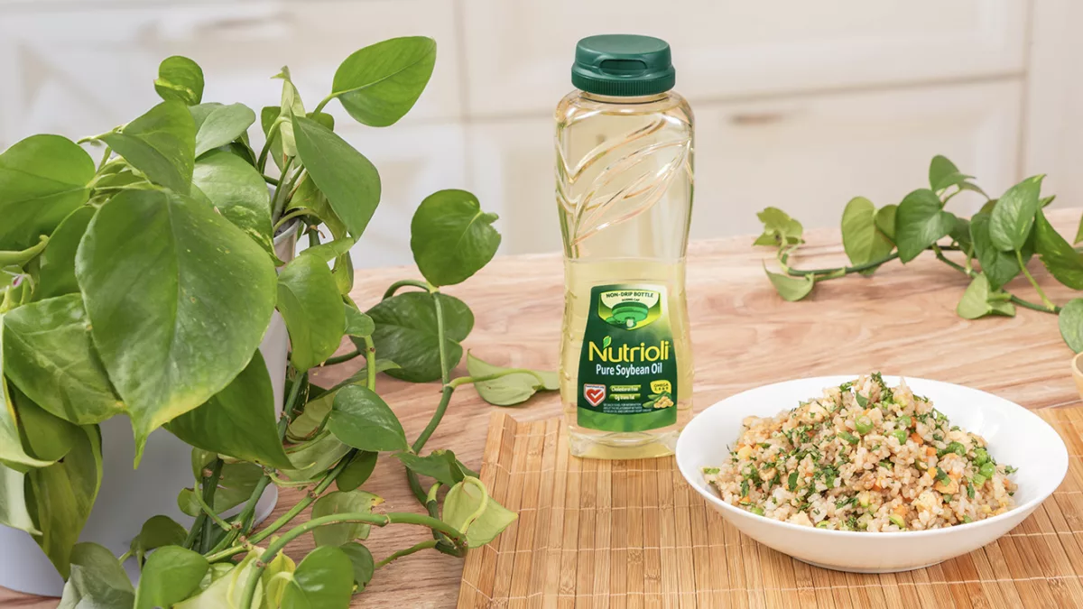 Fried rice with vegetables and chicken