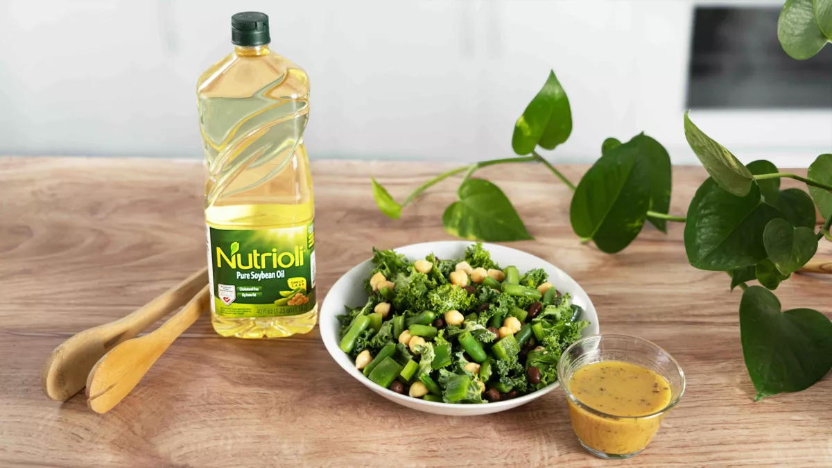 Green bean salad with beans and chickpeas