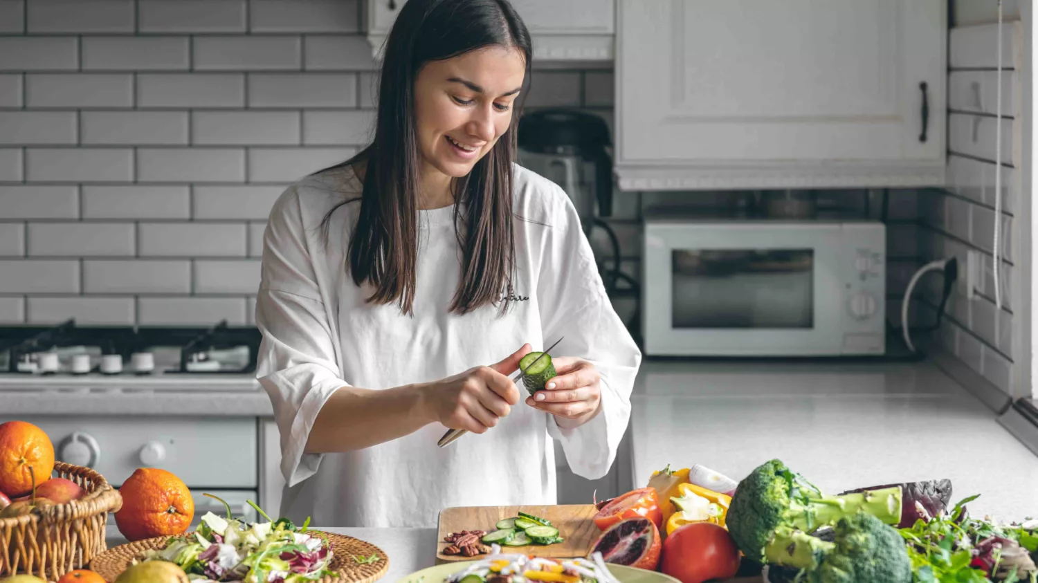 Woman preparing a healthy and nutritious breakfast