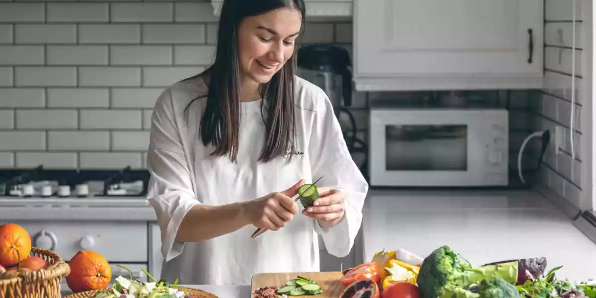 Woman preparing a healthy and nutritious breakfast
