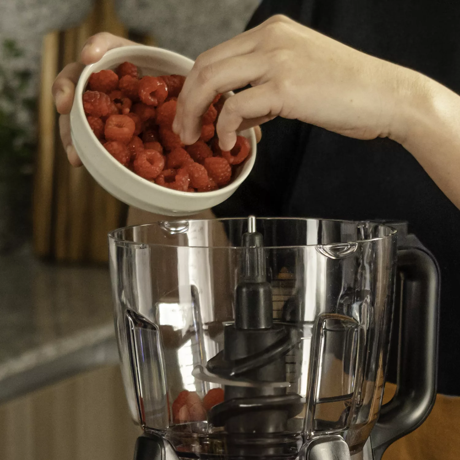 Oli By Nutrioli Recipe Book Recipe01 Raspberry Salad03 Process01