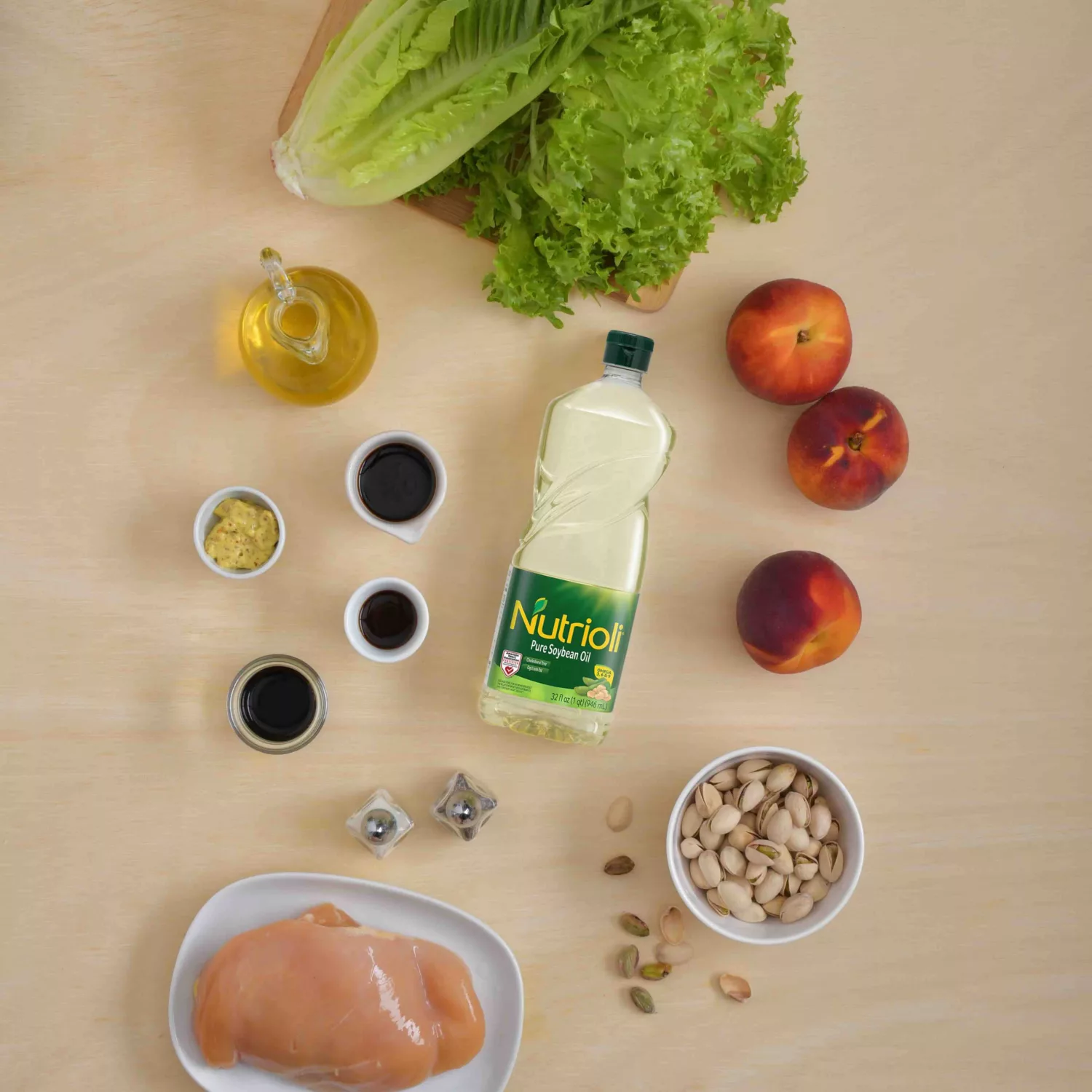 Chicken salad with peaches pistachios 01