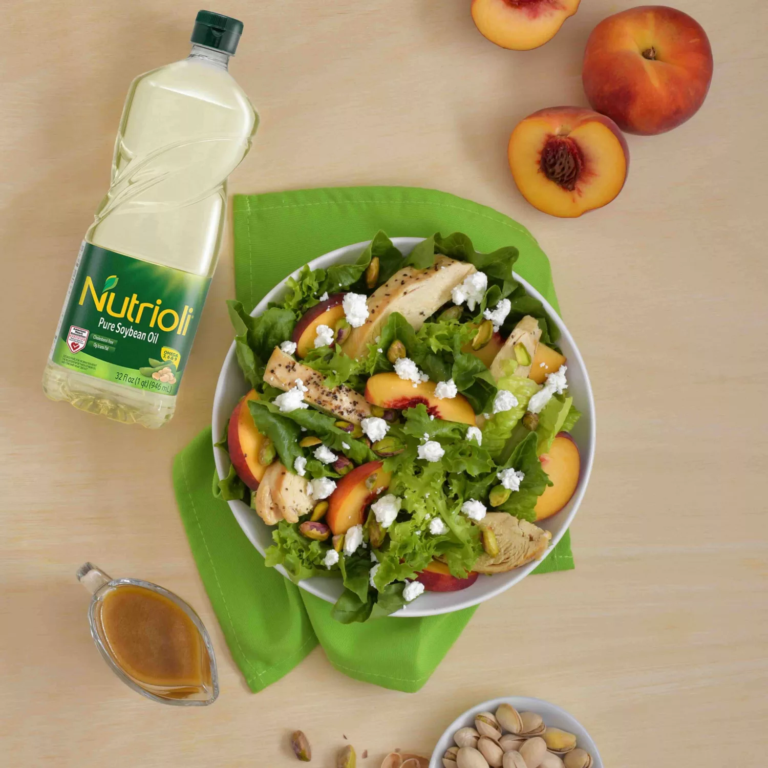 Chicken salad with peaches pistachios 02