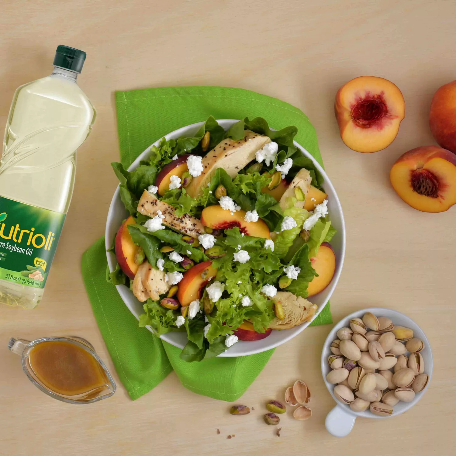 Chicken salad with peaches pistachios 03