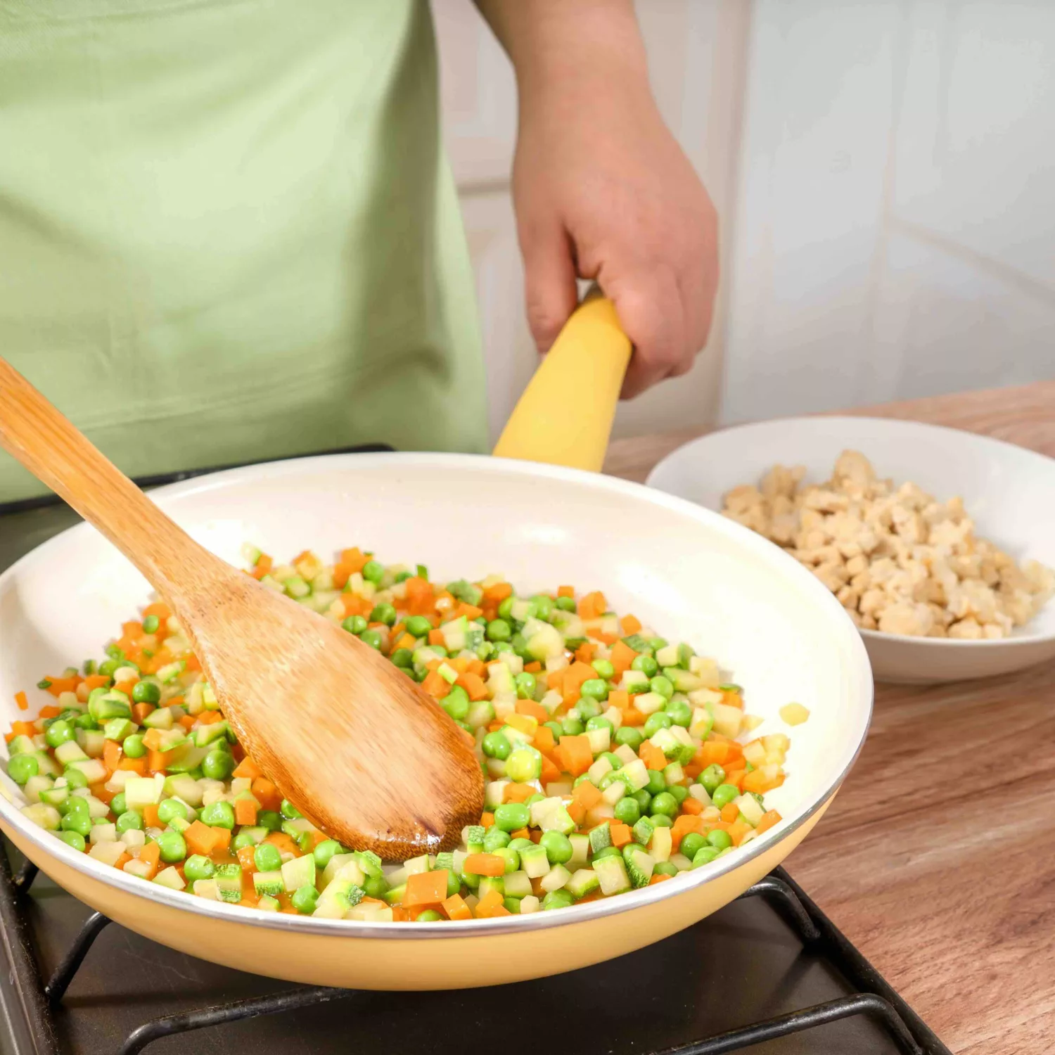 Fried rice with vegetables and chicken 04