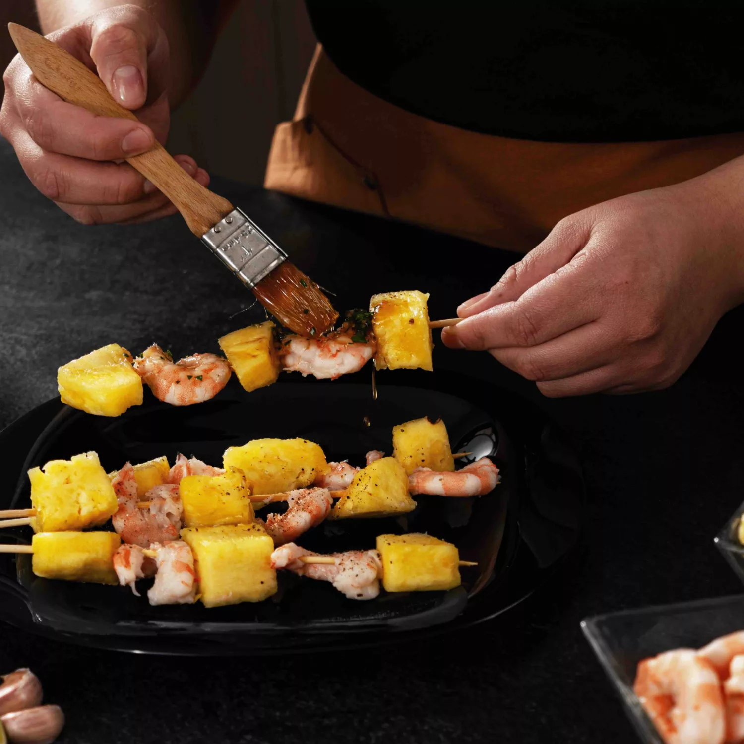 Roasted shrimp skewers with garlic and honey 04