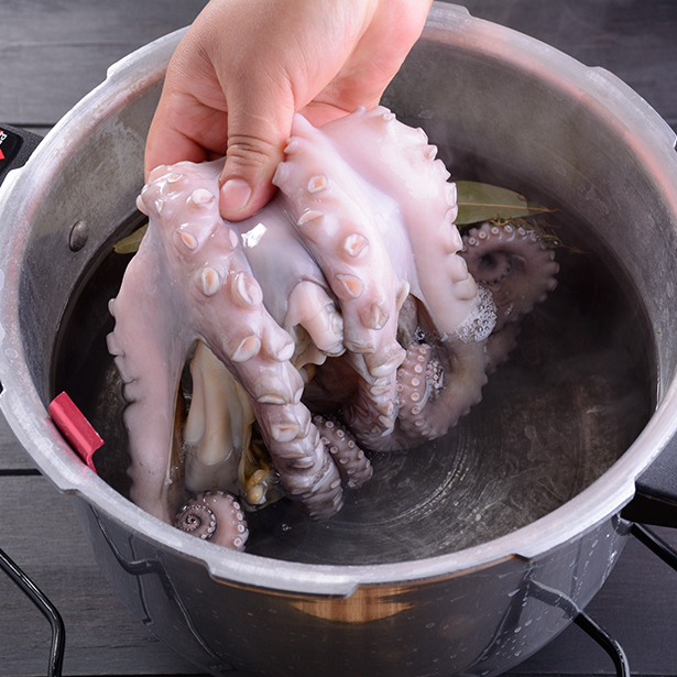 Paso 1 - Pulpo a la gallega