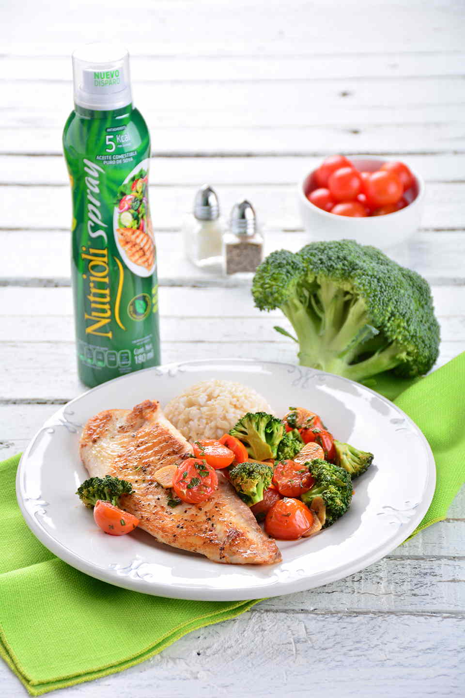 Paso 1 - Tilapia con brócoli, tomates cherry y arroz integral