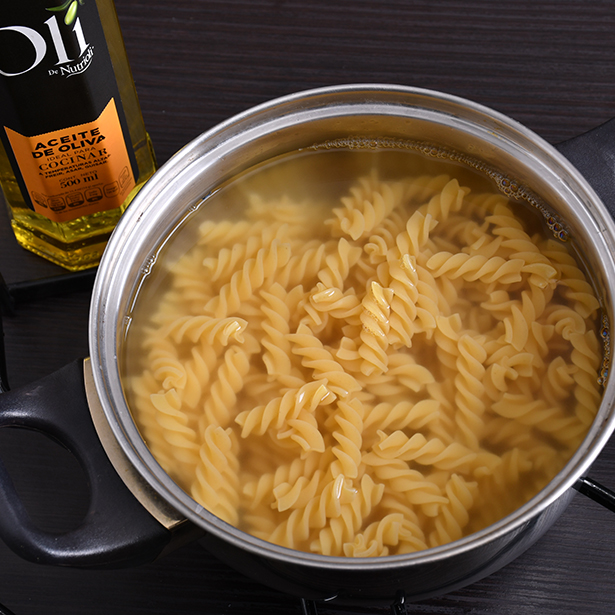 Paso 2 - Pasta picante con camarones al grill