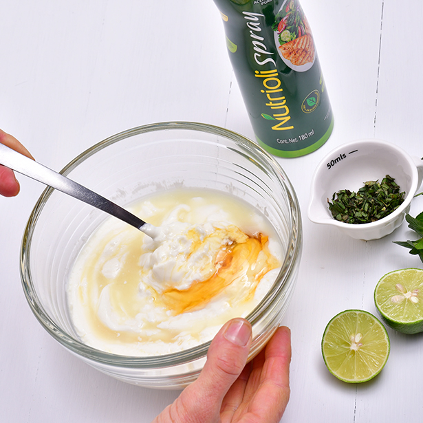 Paso 1 - Postre de frutas y aderezo de yogurt
