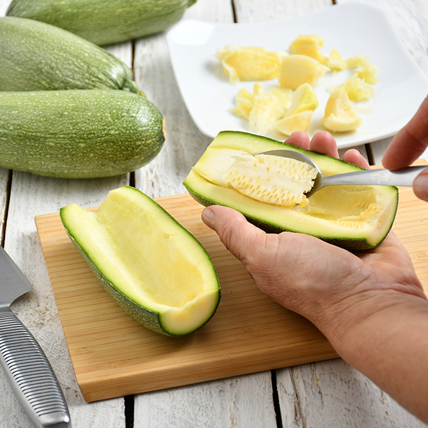 Paso 2 - Calabacitas Rellenas de Picadillo