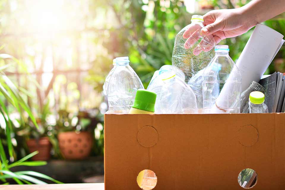 Consejos para reciclar tus botellas de aceite vacías