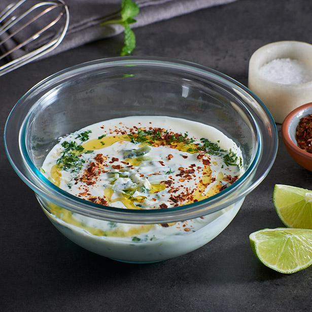 Paso 2 - Gyro de pollo con salsa Tzatziqui picante