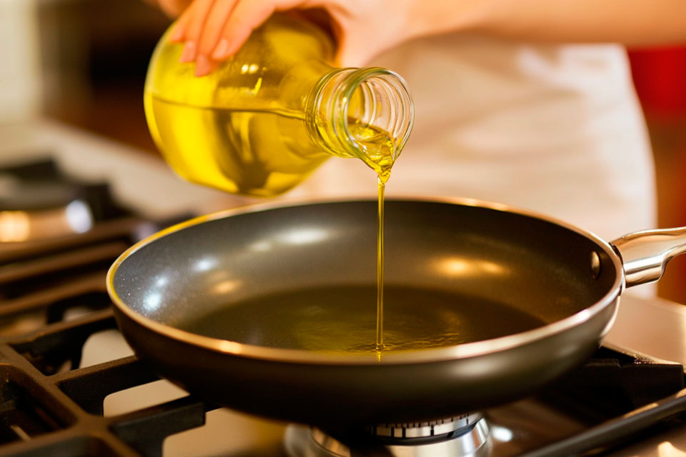 recetas fáciles con aceite de oliva, desayunos, almuerzos y cenas, con aceite de oliva, cómo mejorar comidas con aceite de oliva, sabor gourmet con aceite de oliva, recetas diarias con aceite de oliva, elevar platos simples con aceite de oliva, ideas de desayuno con aceite de oliva, desayunos rápidos y saludables con aceite de oliva, recetas saludables con aceite de oliva, transformar recetas diarias con aceite de oliva, aceite de oliva en recetas fáciles